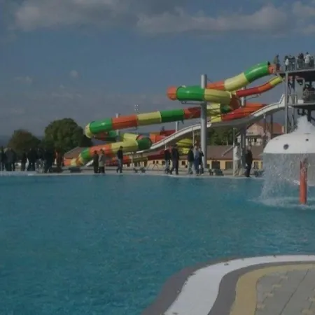 Hugo Hill Kompleks- U Blizini Akva Parka